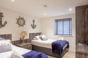 Photo 19- click for photo gallery